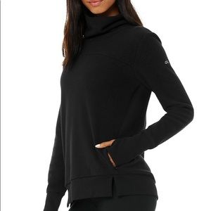 NWT Alo Warmth Coverup Sweatshirt